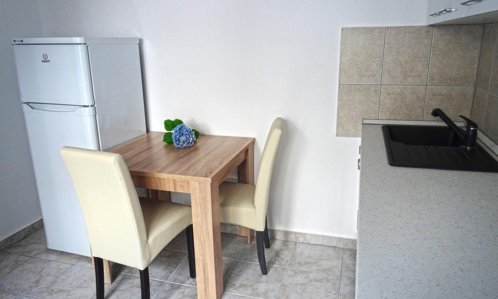 Blue Bay Apartments Krasići Dış mekan fotoğraf