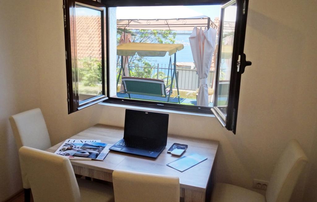 Blue Bay Apartments Krasići Dış mekan fotoğraf