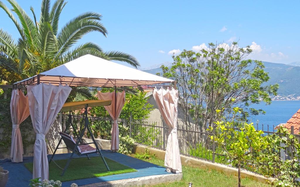 Blue Bay Apartments Krasići Dış mekan fotoğraf