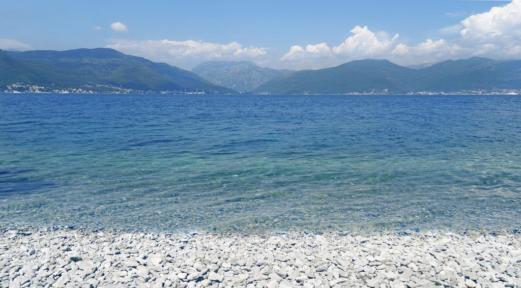 Blue Bay Apartments Krasići Dış mekan fotoğraf
